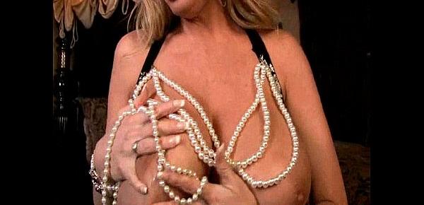  World Class Tits Shown Off By Super MILF Kelly Madison